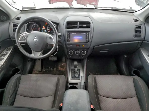 JA4AR3AU1JU025653 2018 MITSUBISHI OUTLANDER - Image 8