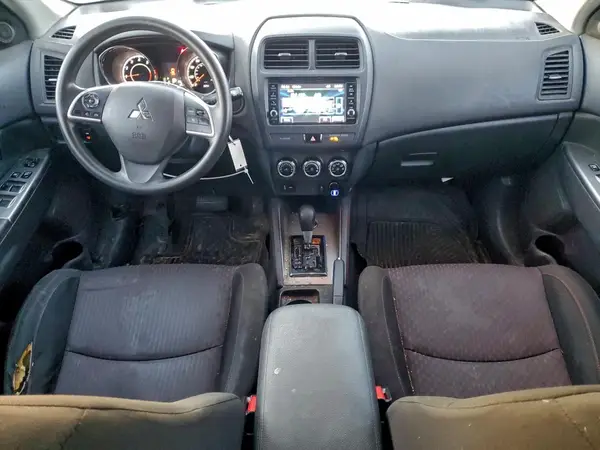 JA4AR3AU1JZ007009 2018 MITSUBISHI OUTLANDER - Image 8