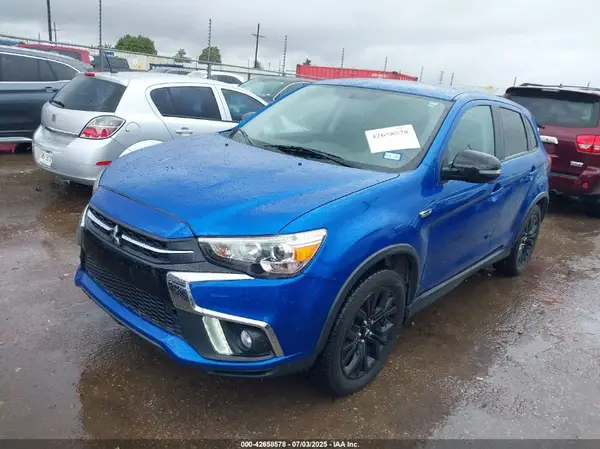JA4AR3AU1JZ028958 2018 MITSUBISHI OUTLANDER - Image 2
