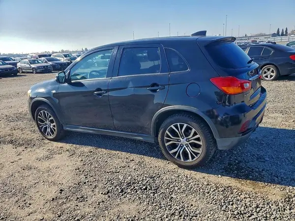 JA4AR3AU1KU012077 2019 MITSUBISHI OUTLANDER - Image 2