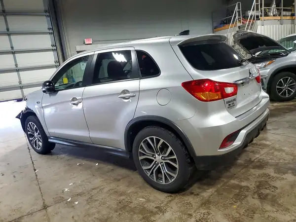 JA4AR3AU1KU028893 2019 MITSUBISHI OUTLANDER - Image 2