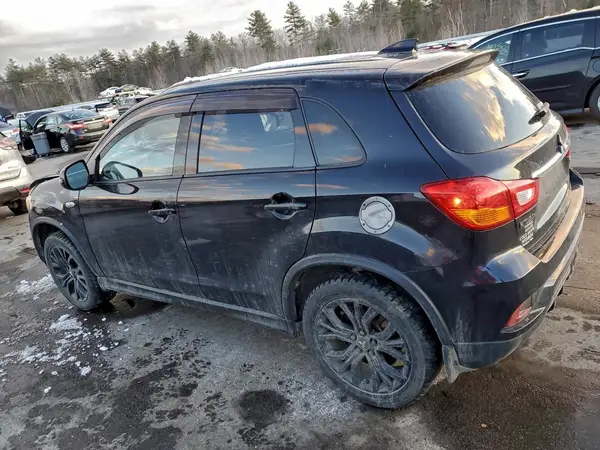 JA4AR3AU1KU030949 2019 MITSUBISHI OUTLANDER - Image 2