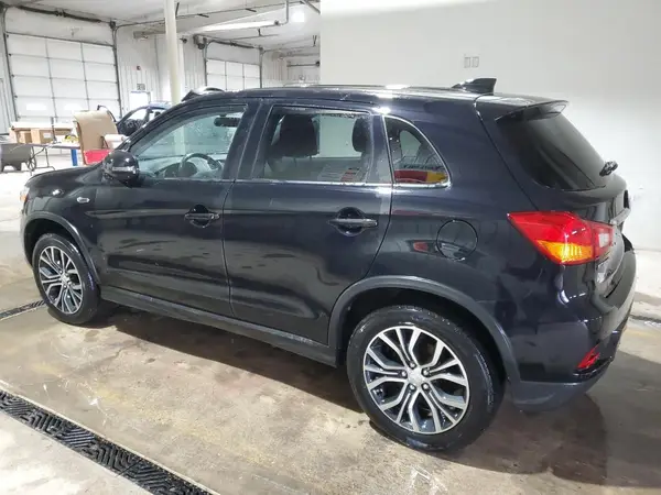 JA4AR3AU1KU031115 2019 MITSUBISHI OUTLANDER - Image 2
