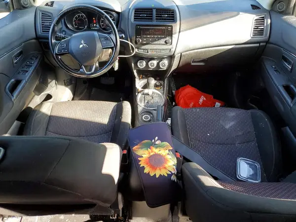JA4AR3AU2HZ001908 2017 MITSUBISHI OUTLANDER - Image 8