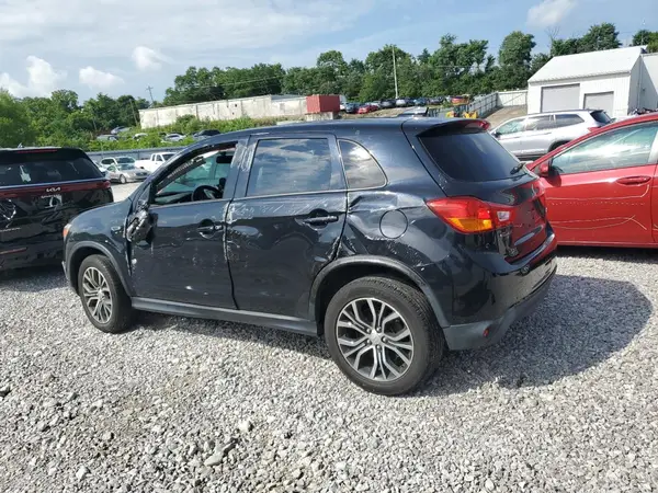 JA4AR3AU2HZ002136 2017 MITSUBISHI OUTLANDER - Image 2