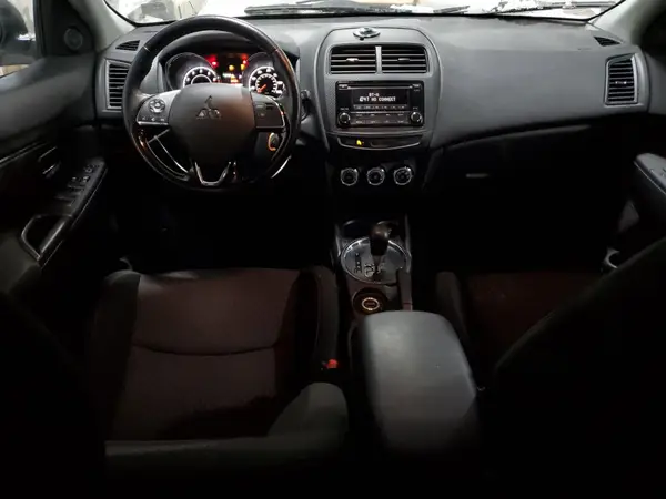 JA4AR3AU2HZ005635 2017 MITSUBISHI OUTLANDER - Image 8
