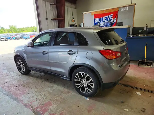JA4AR3AU2HZ006980 2017 MITSUBISHI OUTLANDER - Image 2
