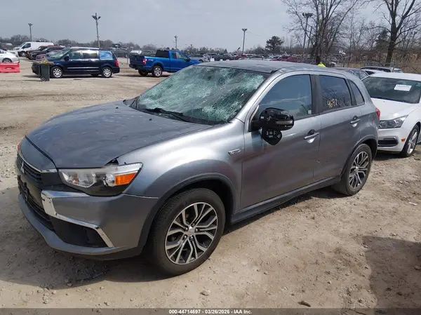 JA4AR3AU2HZ011659 2017 MITSUBISHI OUTLANDER - Image 2