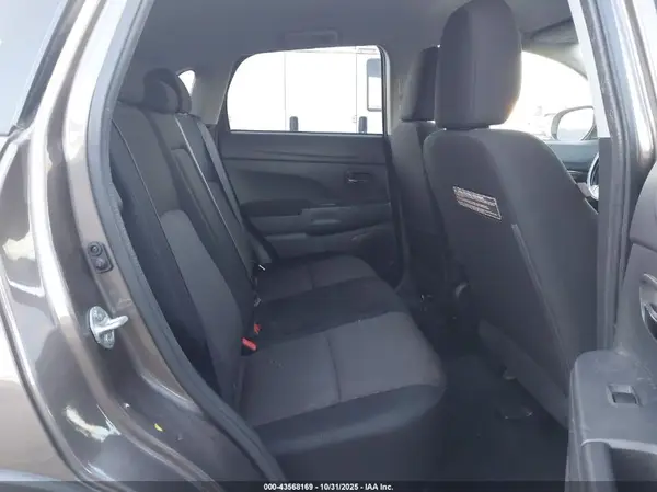 JA4AR3AU2HZ022080 2017 MITSUBISHI OUTLANDER - Image 8