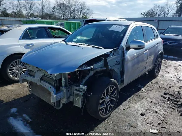 JA4AR3AU2HZ022726 2017 MITSUBISHI OUTLANDER - Image 2