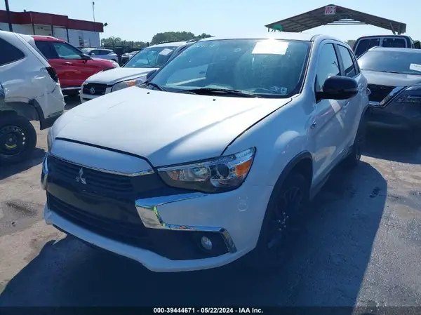 JA4AR3AU2HZ032415 2017 MITSUBISHI OUTLANDER - Image 2