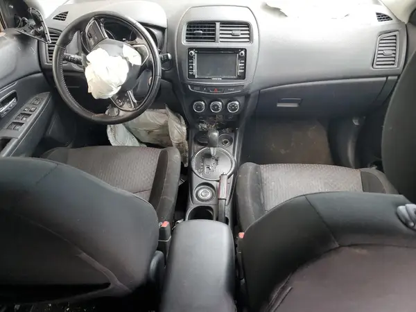 JA4AR3AU2HZ037923 2017 MITSUBISHI OUTLANDER - Image 8