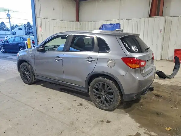 JA4AR3AU2HZ038523 2017 MITSUBISHI OUTLANDER - Image 2