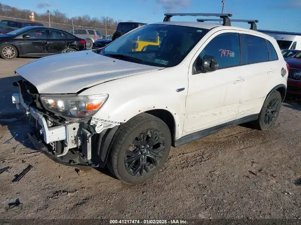 JA4AR3AU2HZ040420 2017 MITSUBISHI OUTLANDER - Image 2