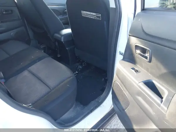 JA4AR3AU2HZ040420 2017 MITSUBISHI OUTLANDER - Image 8