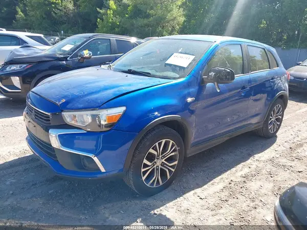 JA4AR3AU2HZ042684 2017 MITSUBISHI OUTLANDER - Image 2