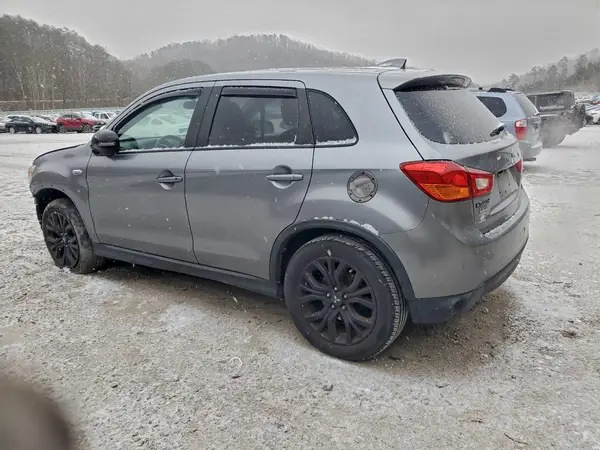 JA4AR3AU2HZ043866 2017 MITSUBISHI OUTLANDER - Image 2