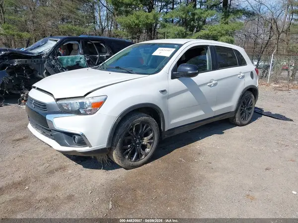 JA4AR3AU2HZ050073 2017 MITSUBISHI OUTLANDER - Image 2
