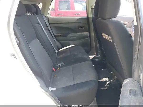 JA4AR3AU2HZ050073 2017 MITSUBISHI OUTLANDER - Image 8