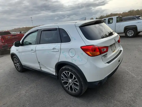 JA4AR3AU2HZ059128 2017 MITSUBISHI OUTLANDER - Image 2