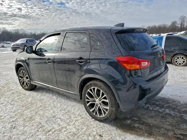 JA4AR3AU2HZ060120 2017 MITSUBISHI OUTLANDER - Image 2