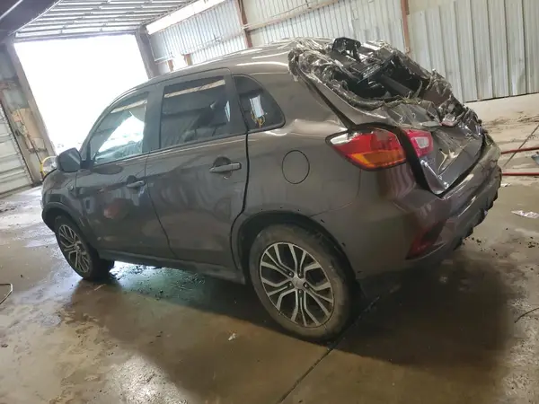 JA4AR3AU2JU003404 2018 MITSUBISHI OUTLANDER - Image 2