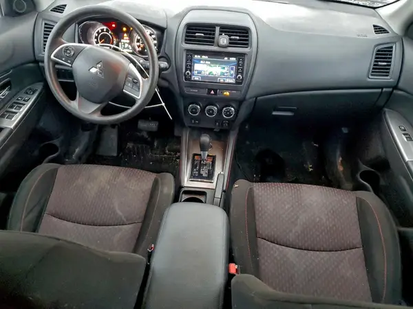 JA4AR3AU2JU004083 2018 MITSUBISHI OUTLANDER - Image 8