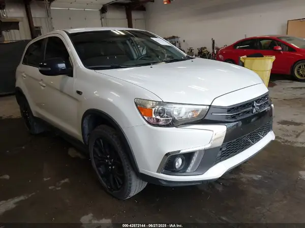 JA4AR3AU2JU005976 2018 MITSUBISHI OUTLANDER - Image 1