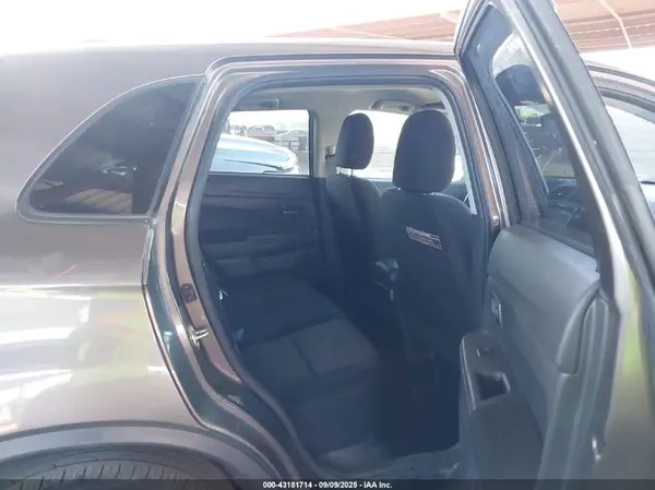 JA4AR3AU2JU008764 2018 MITSUBISHI OUTLANDER - Image 8
