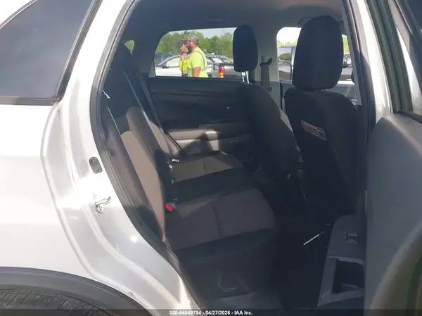 JA4AR3AU2JU008893 2018 MITSUBISHI OUTLANDER - Image 8