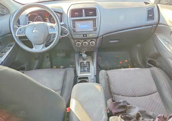 JA4AR3AU2JU010014 2018 MITSUBISHI OUTLANDER - Image 8
