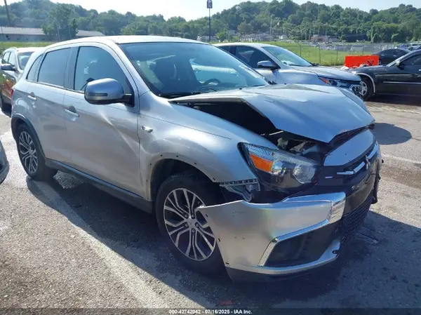 JA4AR3AU2JU011406 2018 MITSUBISHI OUTLANDER - Image 1