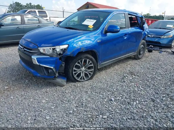 JA4AR3AU2JU016444 2018 MITSUBISHI OUTLANDER - Image 2
