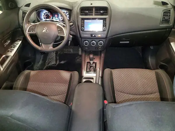 JA4AR3AU2JU021126 2018 MITSUBISHI OUTLANDER - Image 8