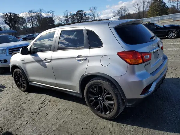 JA4AR3AU2JU021790 2018 MITSUBISHI OUTLANDER - Image 2