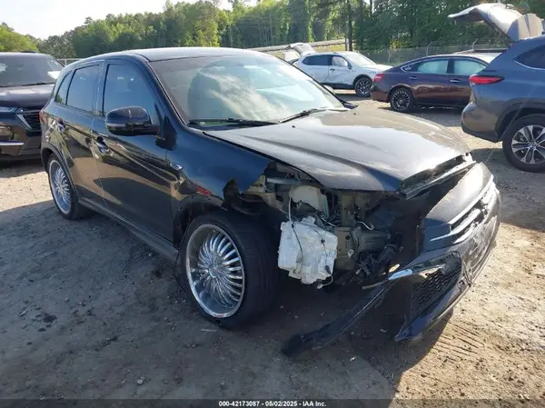 JA4AR3AU2JZ003194 2018 MITSUBISHI OUTLANDER - Image 1