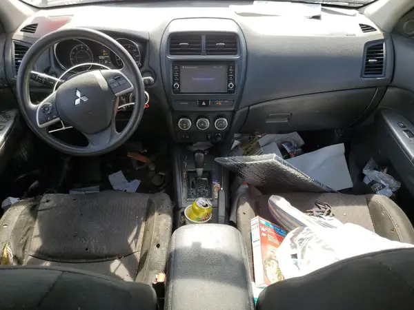 JA4AR3AU2JZ008072 2018 MITSUBISHI OUTLANDER - Image 8