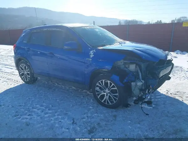 JA4AR3AU2JZ018617 2018 MITSUBISHI OUTLANDER - Image 1