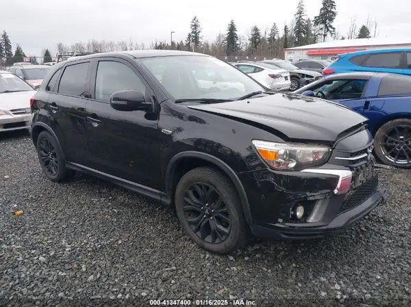 JA4AR3AU2JZ021145 2018 MITSUBISHI OUTLANDER - Image 1