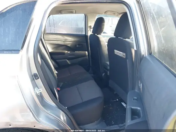 JA4AR3AU2JZ024885 2018 MITSUBISHI OUTLANDER - Image 8