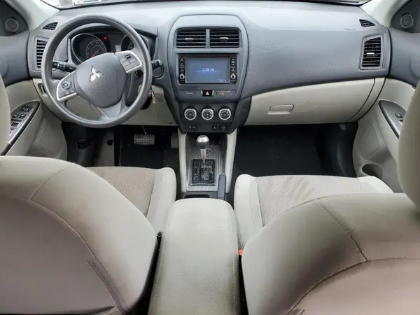 JA4AR3AU2JZ028676 2018 MITSUBISHI OUTLANDER - Image 8
