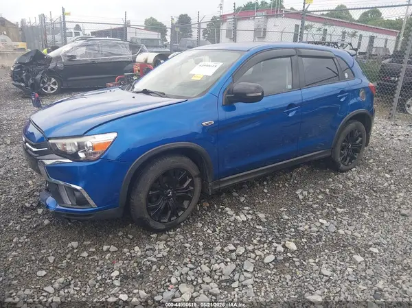 JA4AR3AU2JZ029424 2018 MITSUBISHI OUTLANDER - Image 2