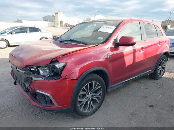 JA4AR3AU2JZ034932 2018 MITSUBISHI OUTLANDER - Image 2