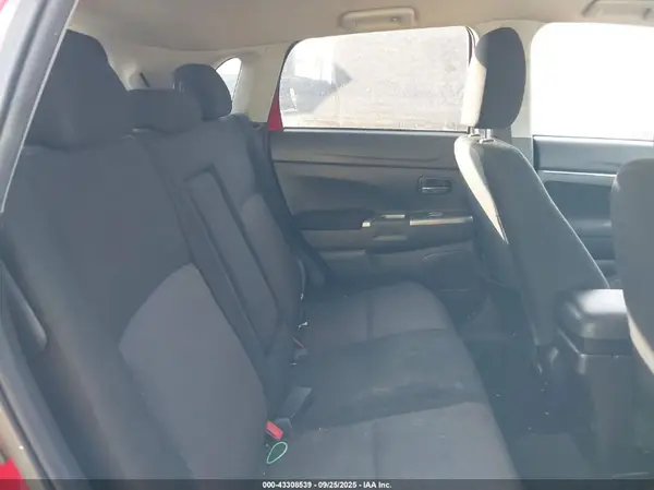 JA4AR3AU2JZ034932 2018 MITSUBISHI OUTLANDER - Image 8