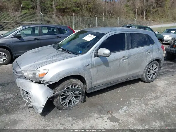 JA4AR3AU2KU000889 2019 MITSUBISHI OUTLANDER - Image 2