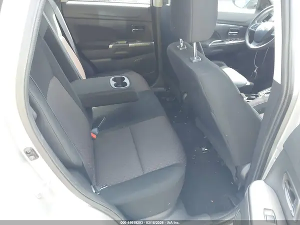 JA4AR3AU2KU000889 2019 MITSUBISHI OUTLANDER - Image 8