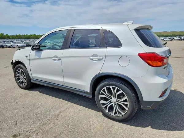 JA4AR3AU2KU005137 2019 MITSUBISHI OUTLANDER - Image 2