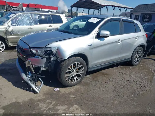 JA4AR3AU2KU013934 2019 MITSUBISHI OUTLANDER - Image 2