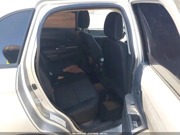 JA4AR3AU2KU013934 2019 MITSUBISHI OUTLANDER - Image 8