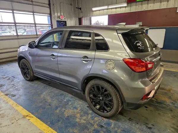JA4AR3AU2KU019880 2019 MITSUBISHI OUTLANDER - Image 2